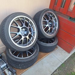 18×8.5 Steern Weels St7 In great conditions.
Good tire still.5 Lug 5×114.3