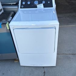 GE Dryer - New With Warranty 