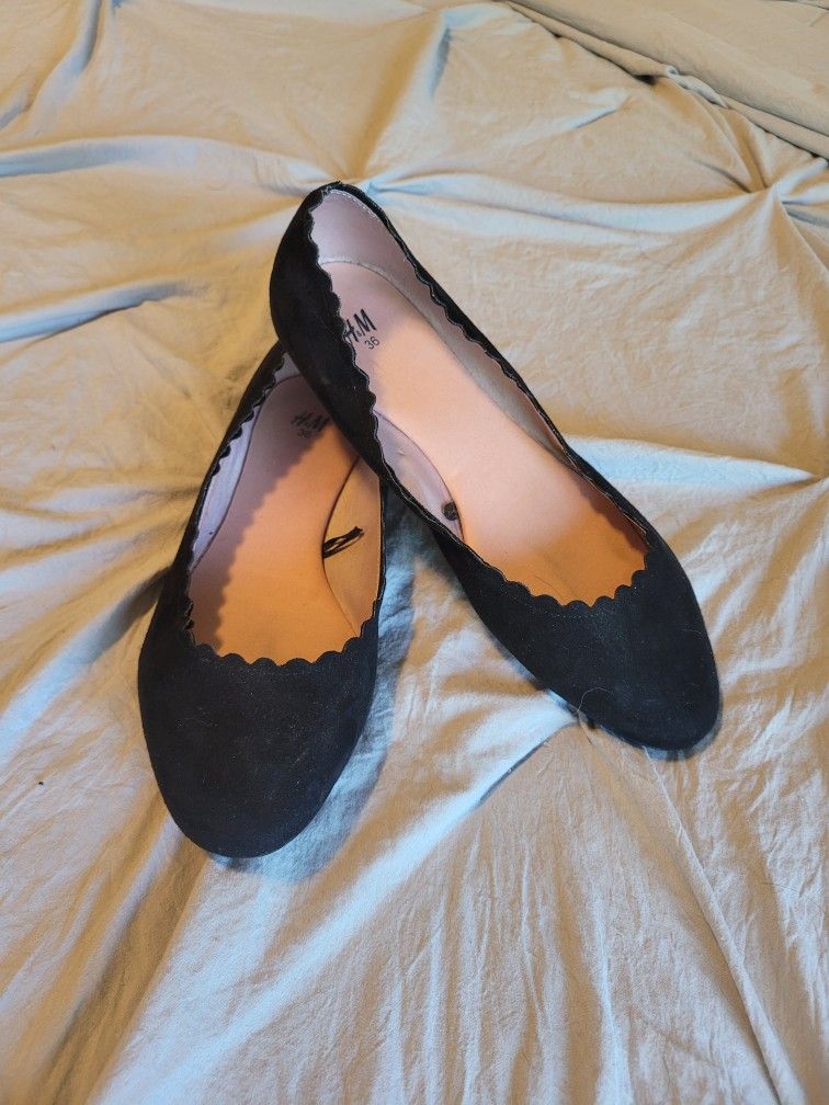 Women's Flats - Size 6