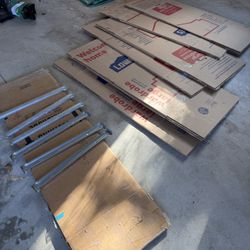 Wardrobe Box w/ Metal Clothing Bar (6 Available) $10 Ea / $50 All - Obo