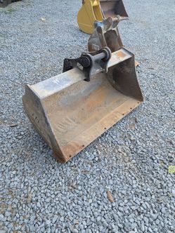 48" Mini Excavator Clean Out Bucket