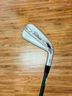 Titleist U510 Driving 2 Iron with Stiff flex graphite shaft