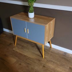 Small Entryway Table (in box)
