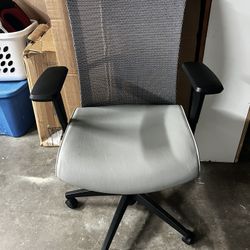 Deluxe Office Chair