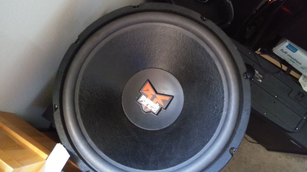 18 inch Rockford Fosgate XLC with enclosure.