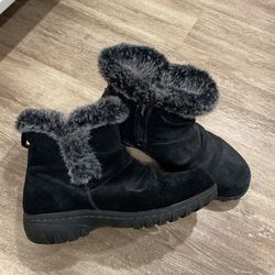 Girls Winter Boots Khombu Like New  Size 7