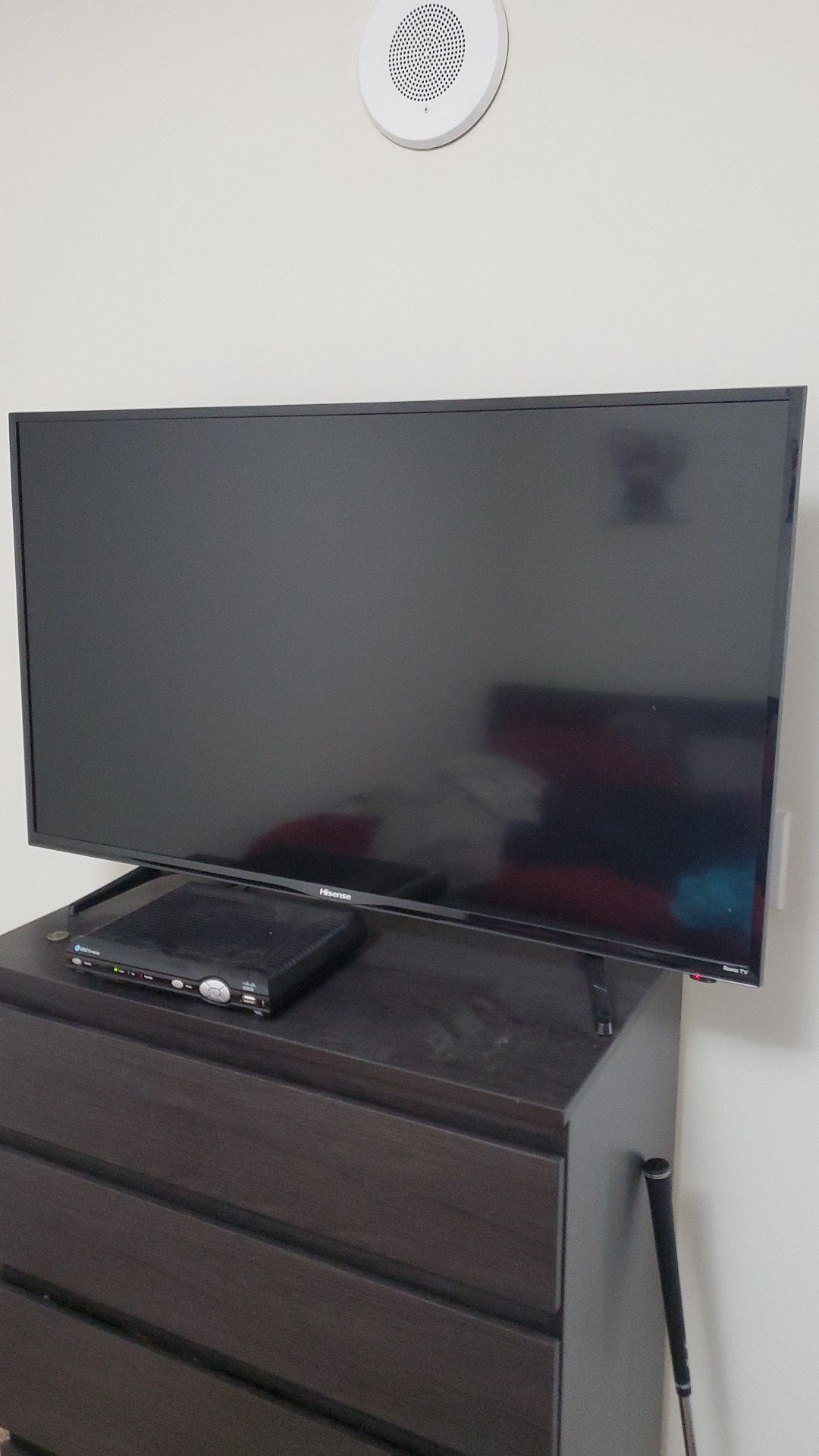 40" Hisense Roku smart Tv..perfect.. 6more old