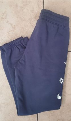 New Nike Boys Joggers. Size Medium