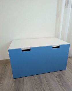 Toy box