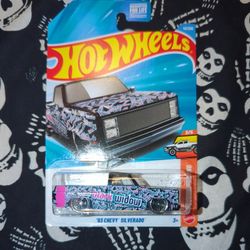 Hot Wheels 🔥 '83 CHEVY SILVERADO "BLACK WIDOW"