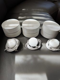 Google WiFi Mesh Router. 4500sq ft coverage with 3-Pack Whole Home Coverage