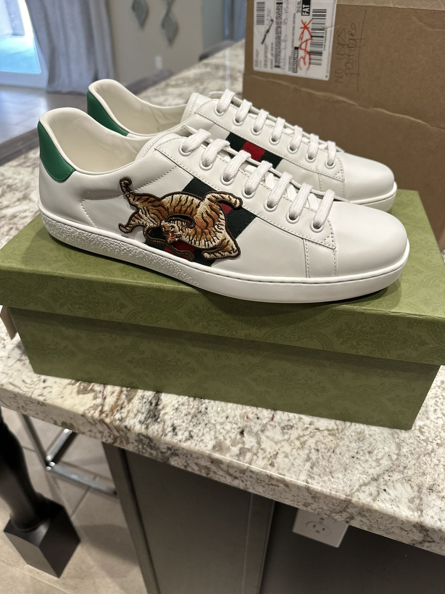Gucci men Ace sneakers White leather Tiger motif red green stripe US 11.5