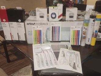 Cricut Explore 3  Bundle