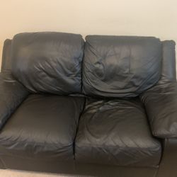 SMALL  2 SEAT LOVESEAT