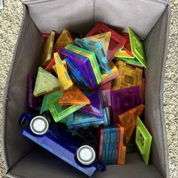 Magnetic Tiles 