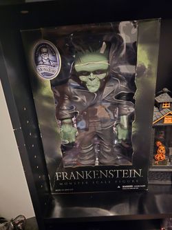 Frankenstein Monster Universal Mezco Toyz Monster Scale
