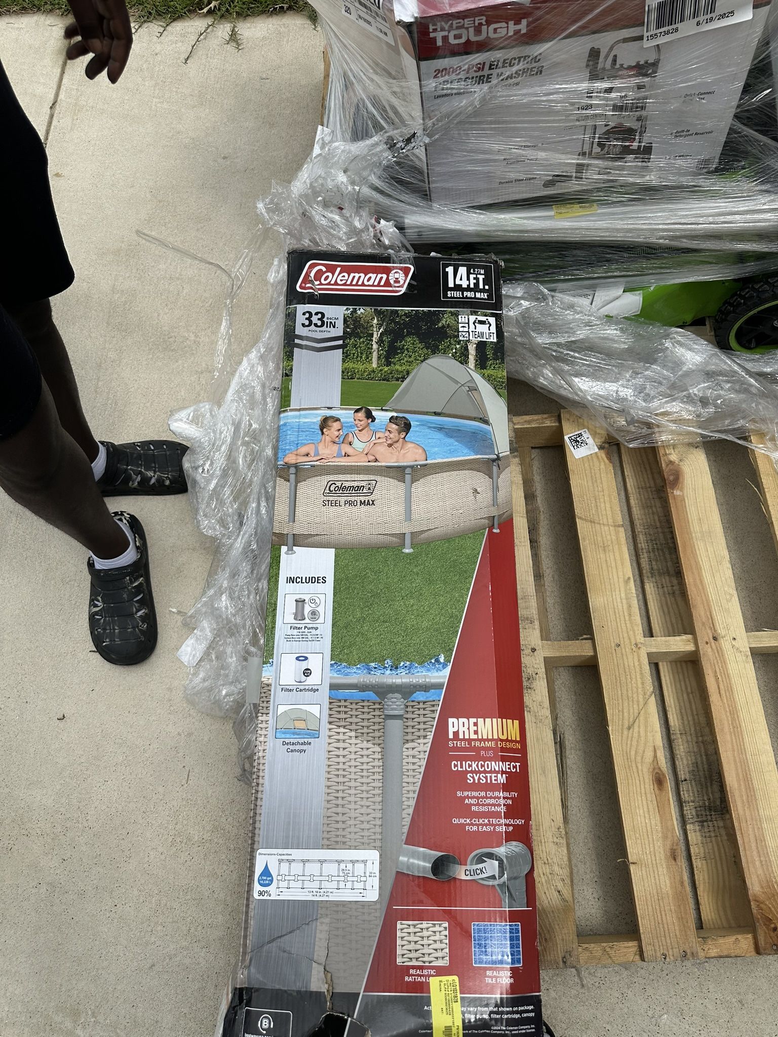 Coleman 90490E Steel Pro Max 14' x 33