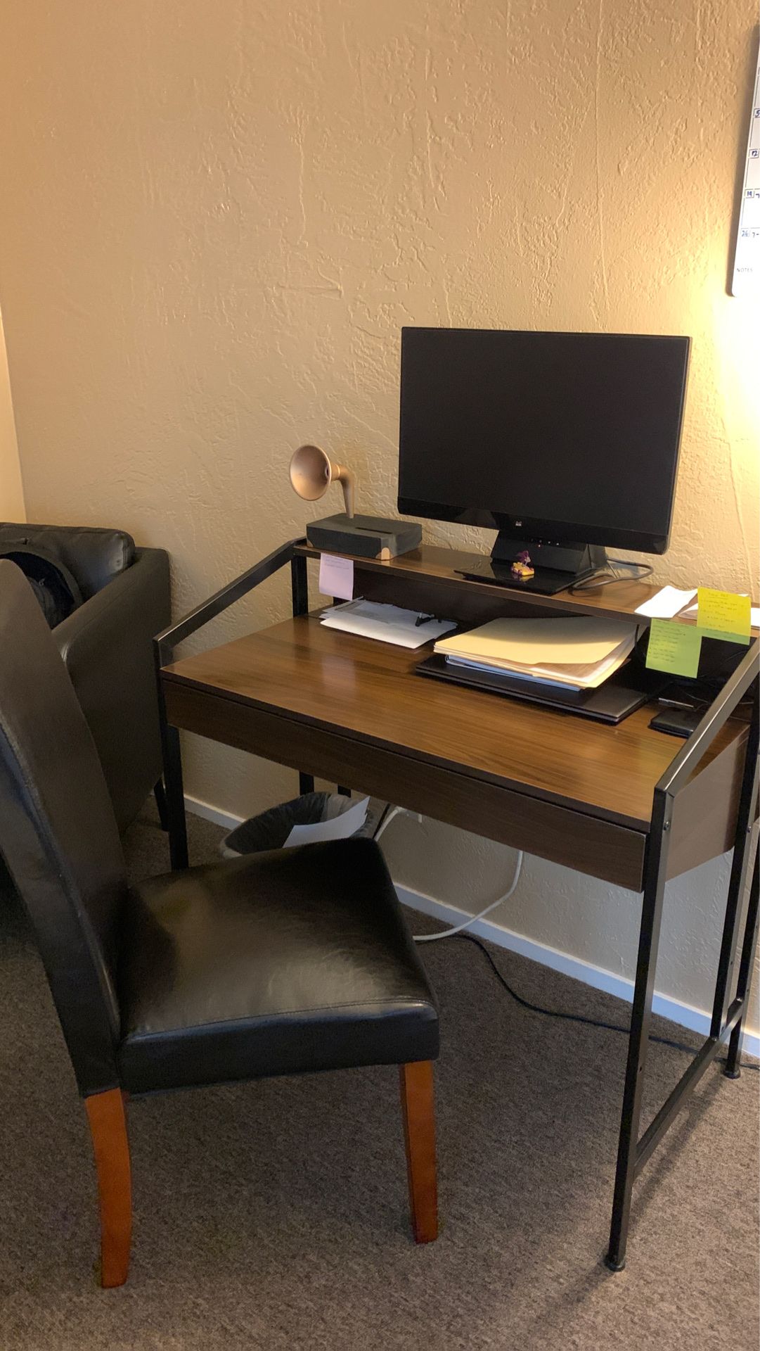 Computer desk and chair 🪑