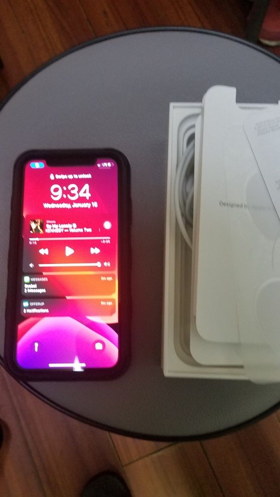 NEW IPHONE 11 64 GB AT&T (READ THE DESCRIPTIONS) NO LOWBALLER