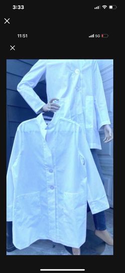 lab coat NEW SIZE LARGE 