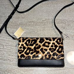 MICHAEL KORS WOMEN'S JET SET CHARM SMALL PHONE CROSSBODY BAG for Sale in  White Plains, NY - OfferUp