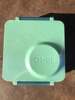 OMIE lunch Box (damaged) $10