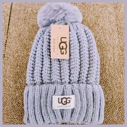 UGG BEANIE HAT. 