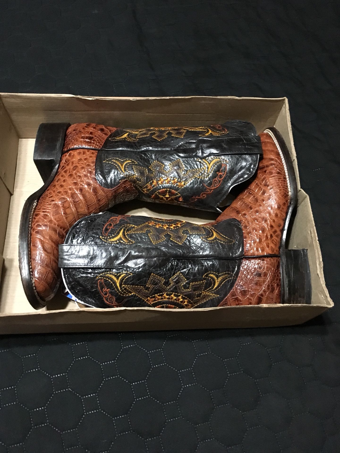 Elliut western boots!