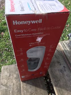Honeywell Cool Moisture Humidifier