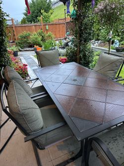 Beautiful Patio Set for 6