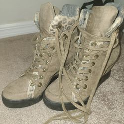 Guess Woman Boots Size 9