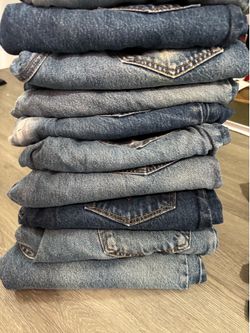 11 pair dark and light wash. Two pair of black wash. Very good condition. Levi’s men’s boot cut jeans. 11 pair dark and light wash. Two pair of black 