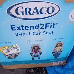 GRACO EXTEND TO FIT THREE IN ONE