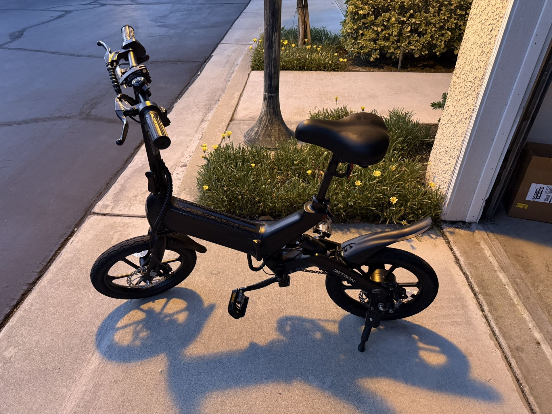 Jetson E-Bike (Haze) | with Charger and Care Kit