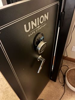Union 24 gun fireproof safe