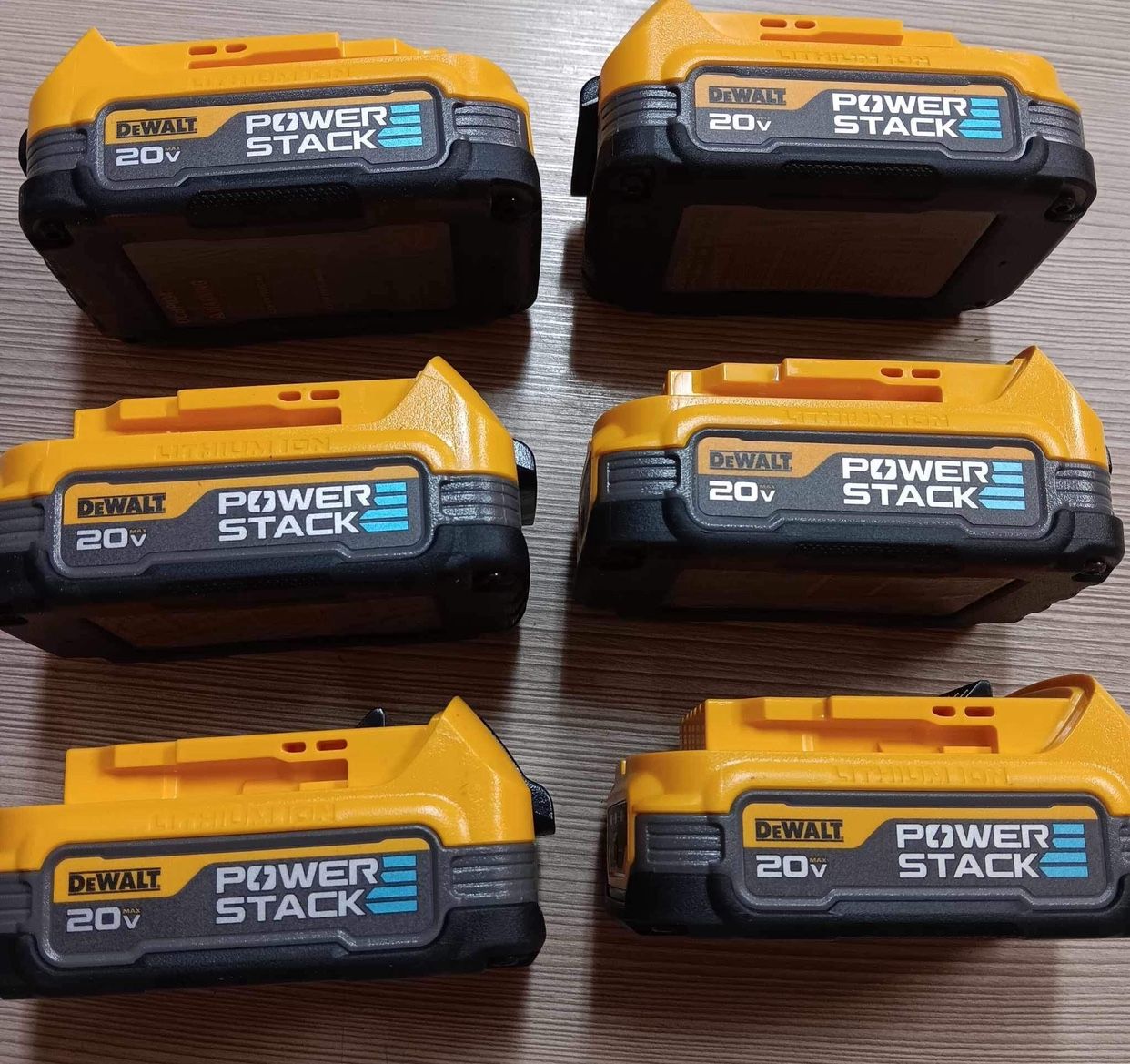 Dewalt New Power Stack Battery 20v $60 Each One - Nuevos