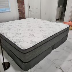 NEW KING PLUSH PILLOW TOP MATTRESS. Bed frame is not available. Take it home same day 👍