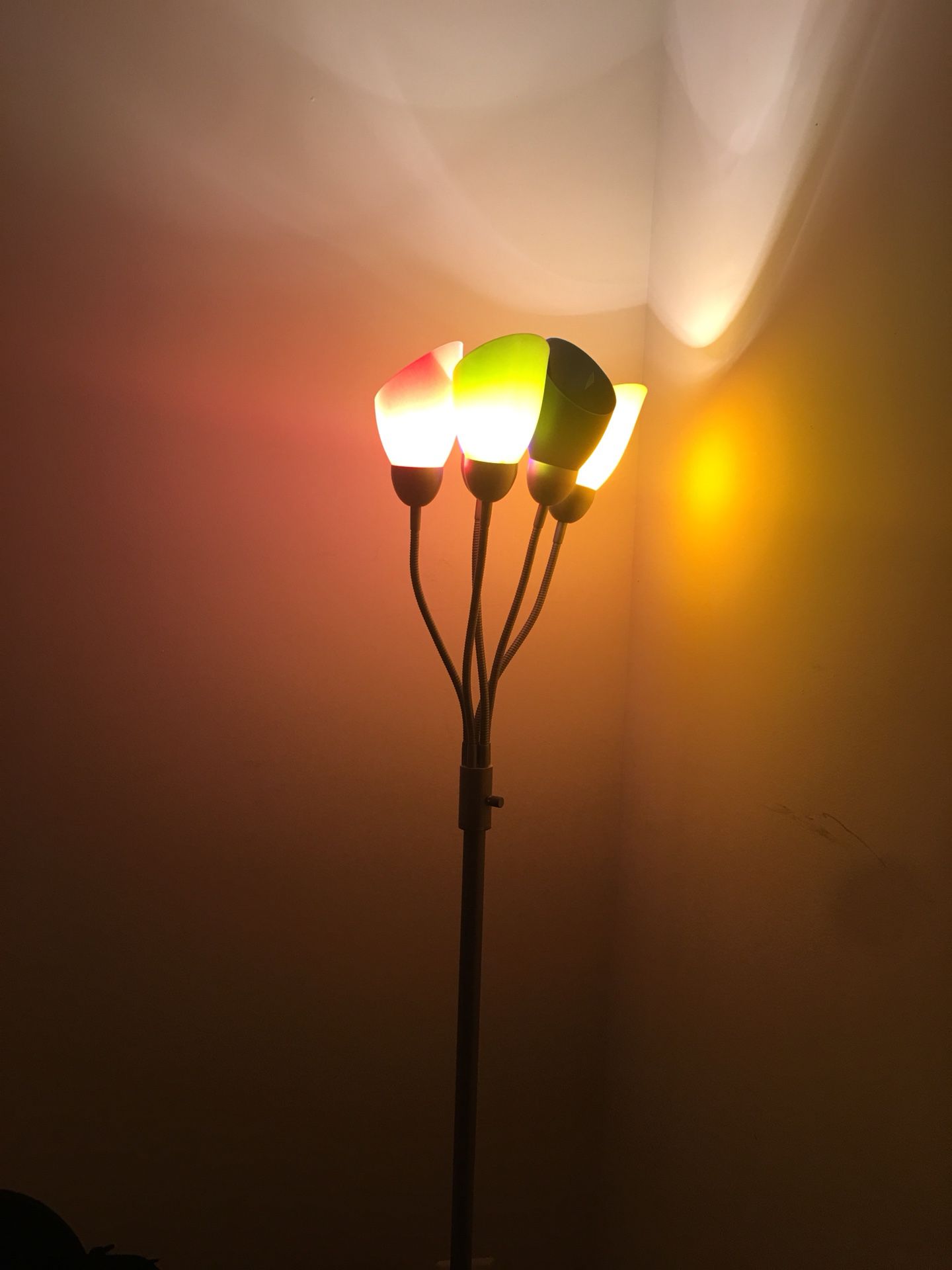 Multicolor stand lamp