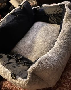 Small dog booster seat new assembled already black/grey