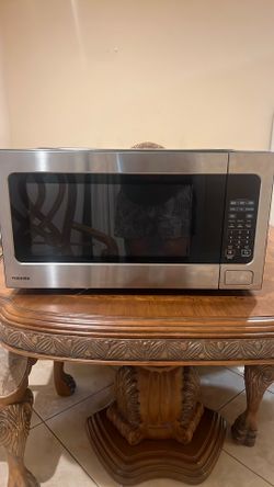 Toshiba 2.2-Cu.-Ft. 1200W Microwave - Stainless Steel