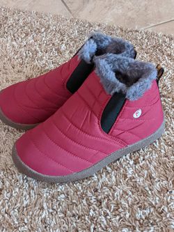 New boys/girls snow boots size 2/3