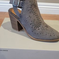 Women Boots/Wedge