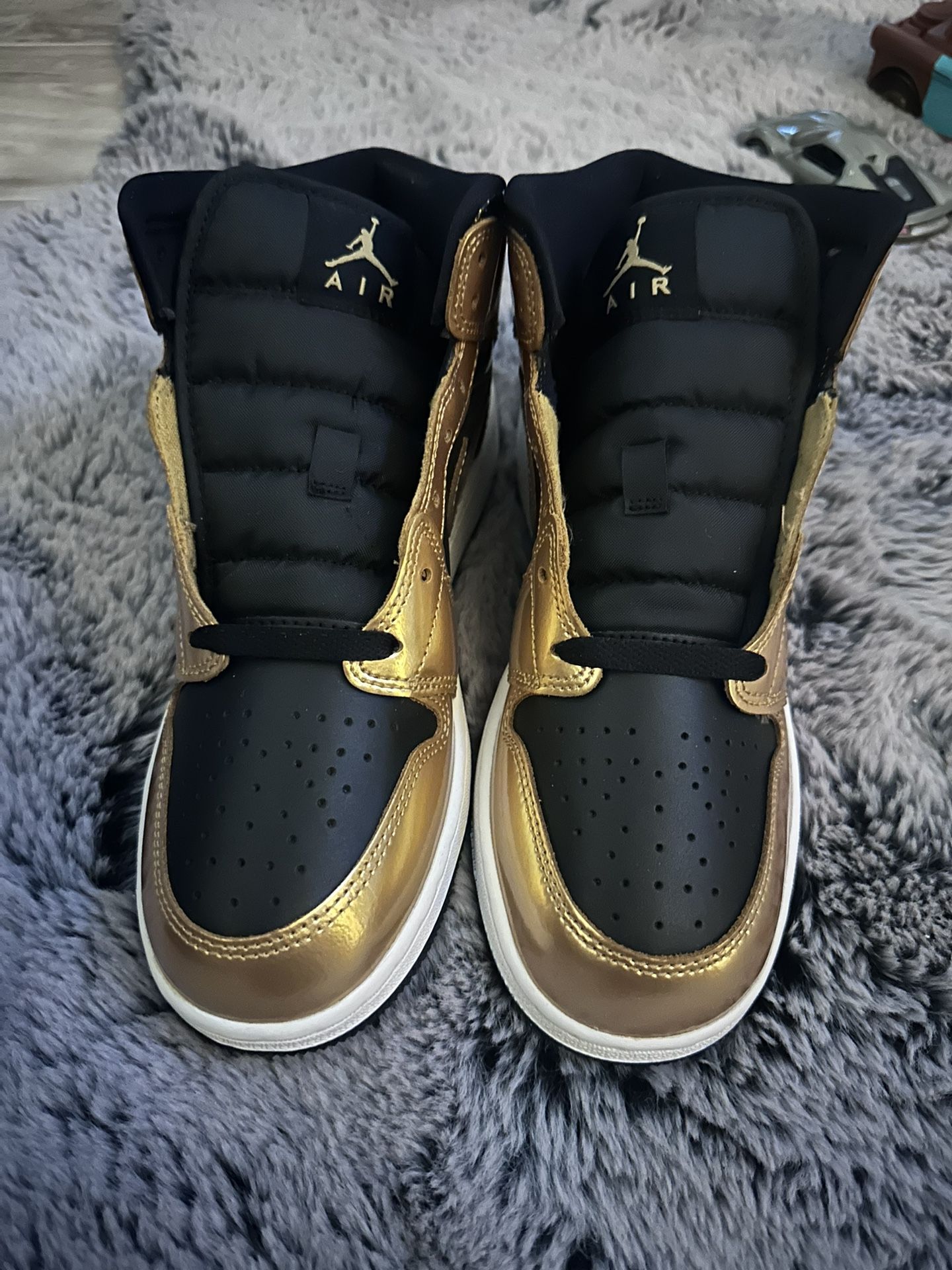 Air Jordan Mid 1
