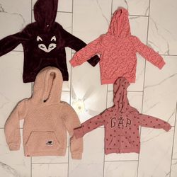 Girls’ clothing size 4–5 (used)