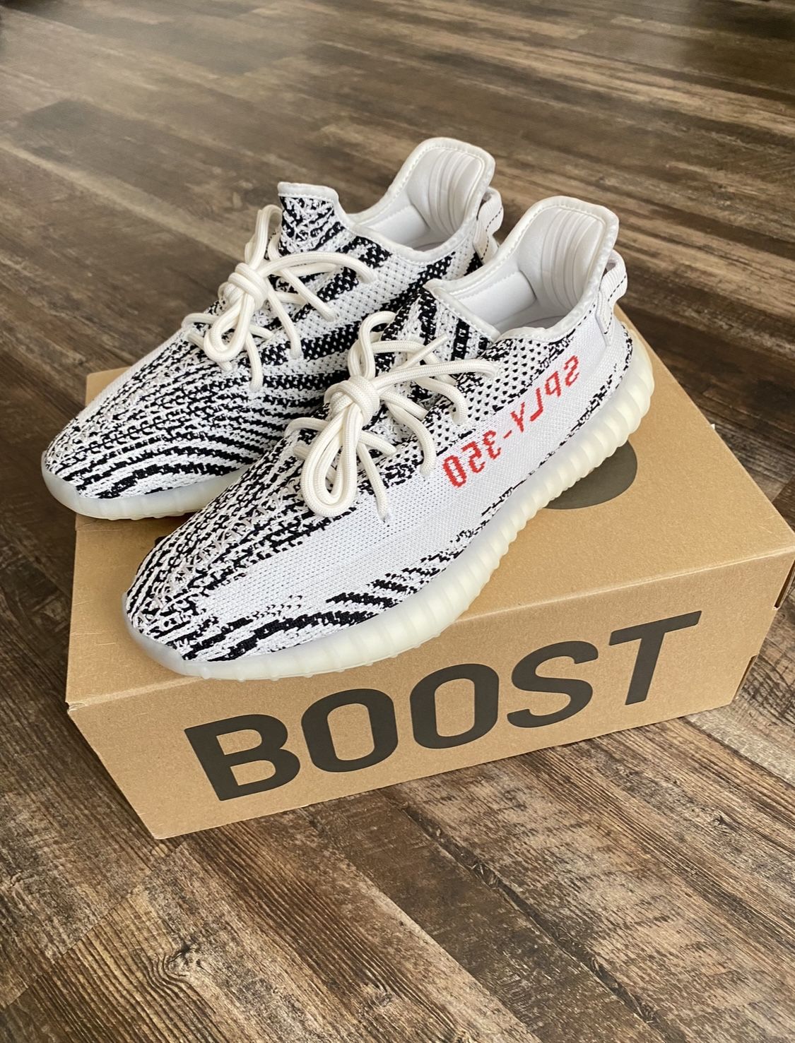 yeezy boost 350 v2 zebra box ADIDAS (NO BOX) with pairs only being available directly from adidas and one other major retail door Sply 350 Adidas Yeezy Boost