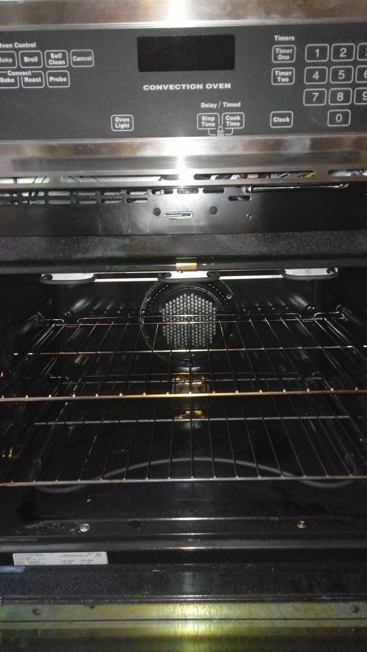 Jenn Air convection oven. Model number w30400P for Sale in Phoenix, AZ