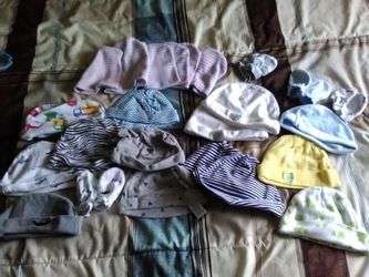 Newborn hats and gloves