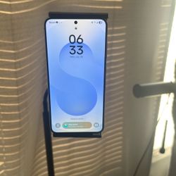 Samsung Galaxy S25 Brand New 