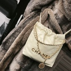 Chanel Classic 22 Bag