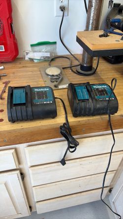 Makita 18v  charger